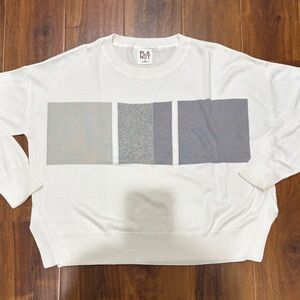 PLANET Women's White and Gray Crew Neck Sweater